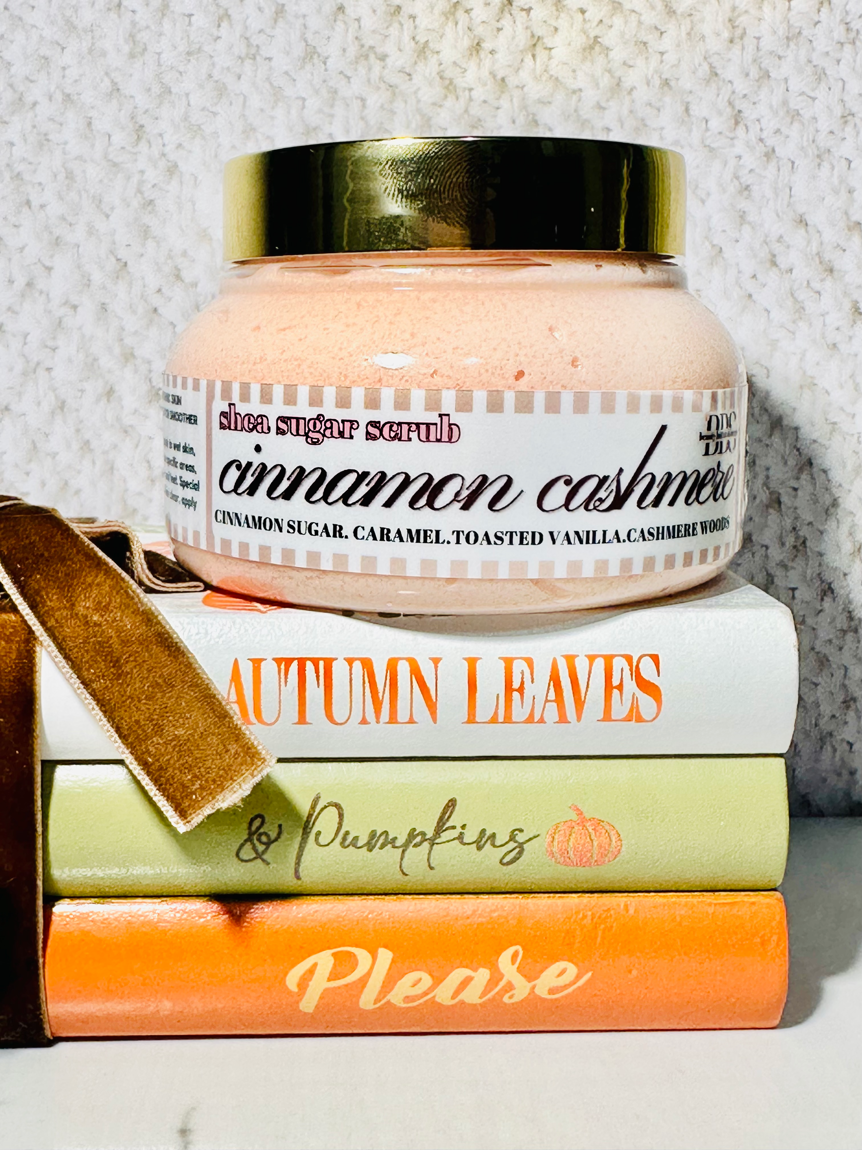 CINNAMON CASHMERE SHEA SUGAR SCRUB